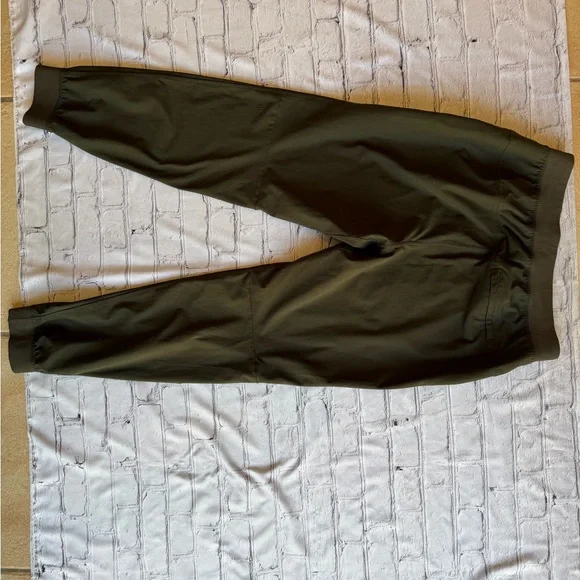 Lululemon Men's ABC Jogger Pants Olive Large Pull On Athletic Zip Pockets EUC - Picture 10 of 16